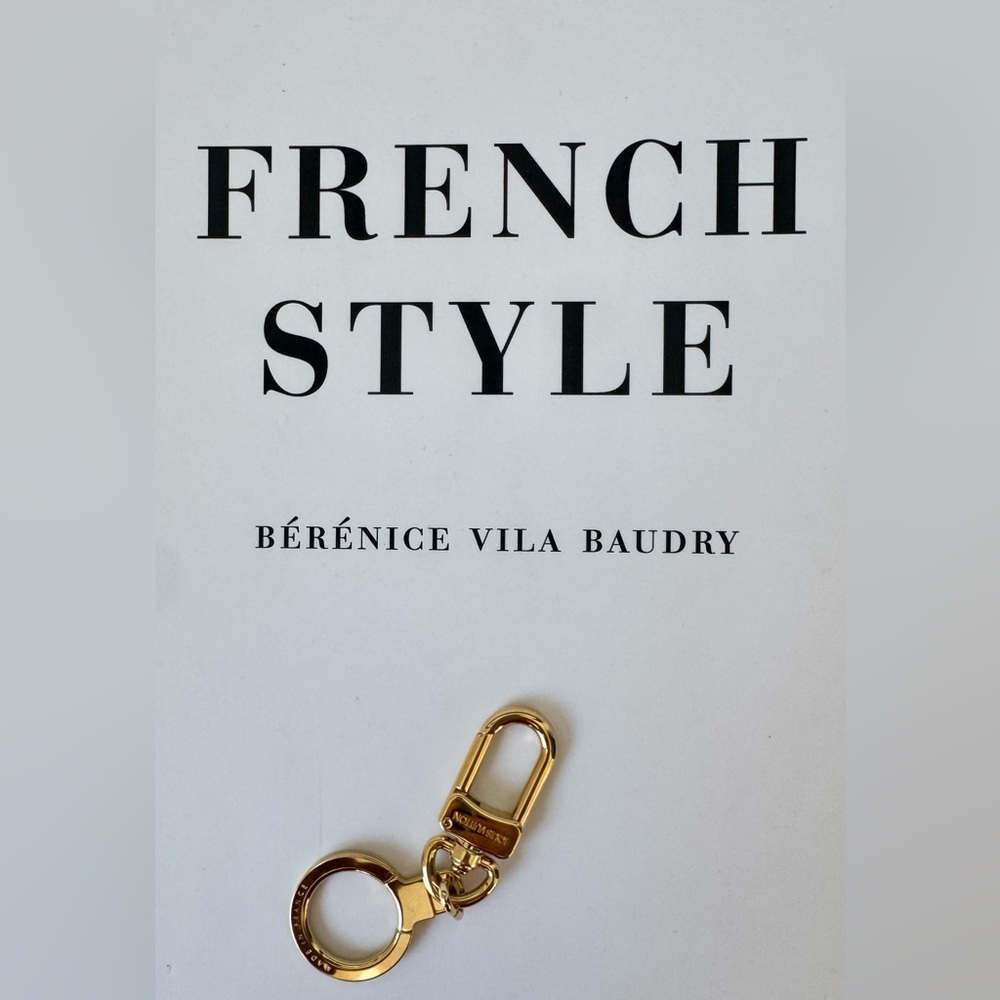 Louis Vuitton Gold Bolt Extender Keychain - Picture 2 of 5